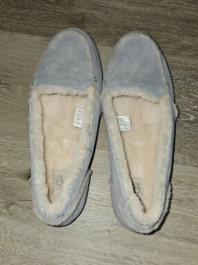 UGG Women's Gray Suede Shearling Lined Moccasin